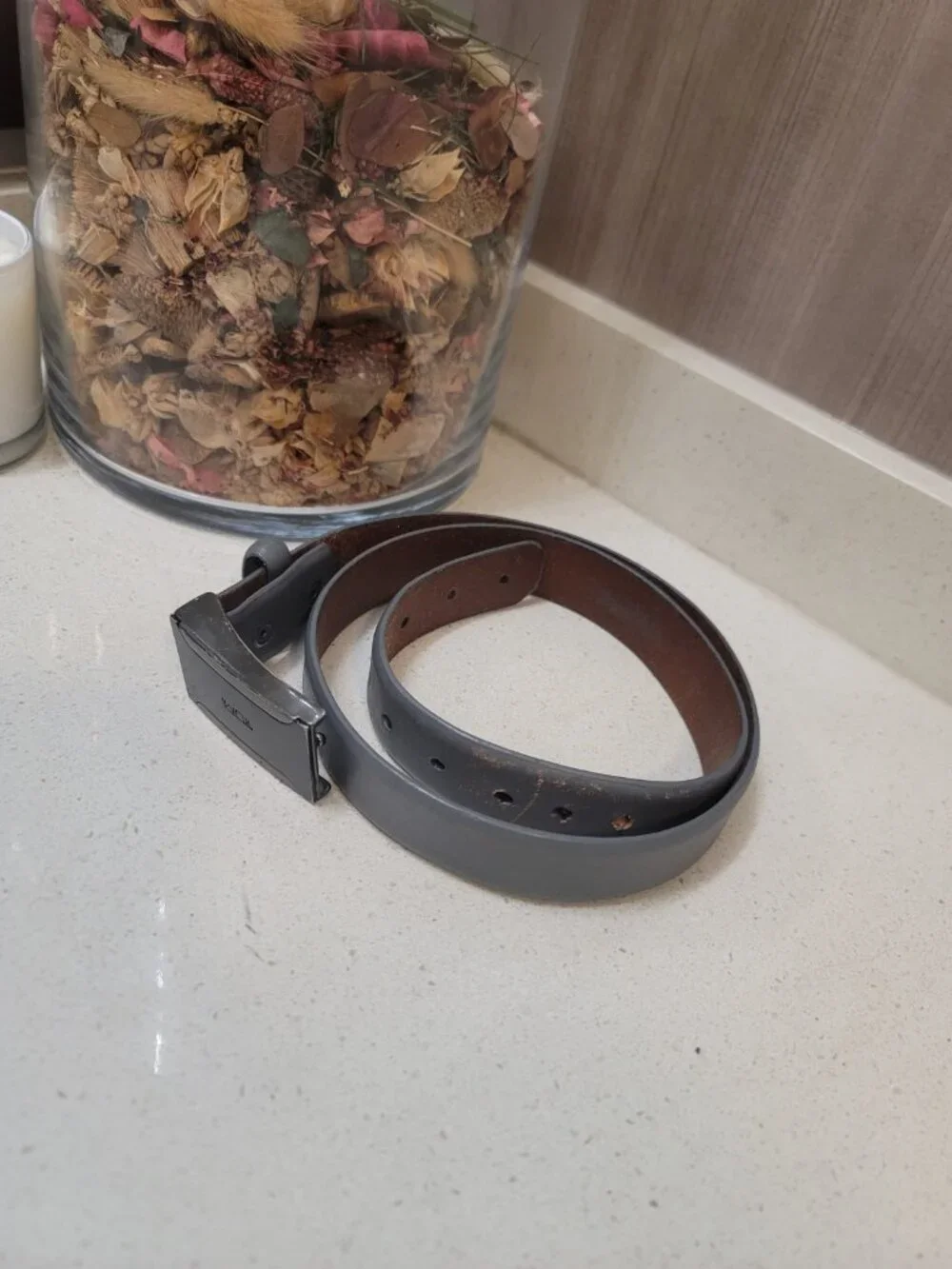 TUMI Gray Dress Belt T Buckle Size 40 Black